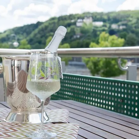 Apartment Panorama Mit Festungsblick